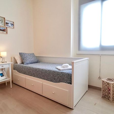 Teodosio Apartment Free Parking & Central Ac Sevilla Bagian luar foto
