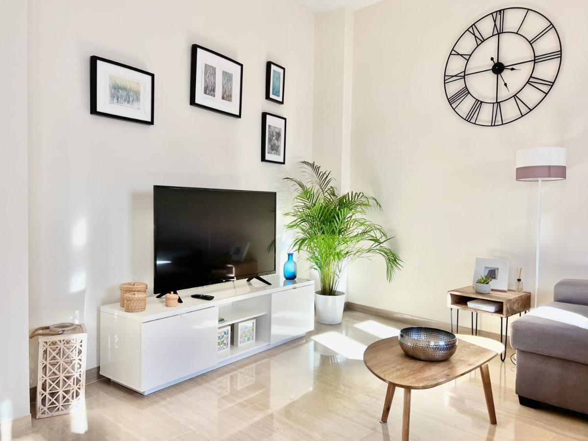 Teodosio Apartment Free Parking & Central Ac Sevilla Bagian luar foto