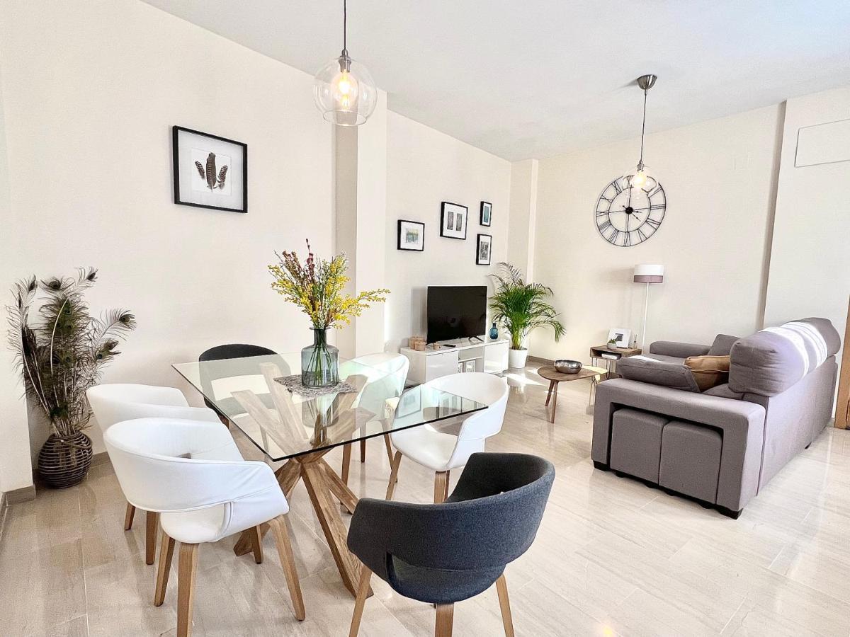 Teodosio Apartment Free Parking & Central Ac Sevilla Bagian luar foto