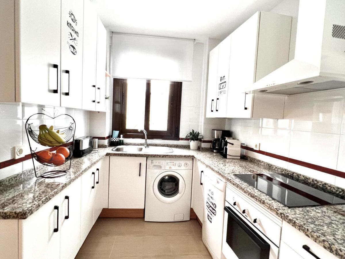 Teodosio Apartment Free Parking & Central Ac Sevilla Bagian luar foto