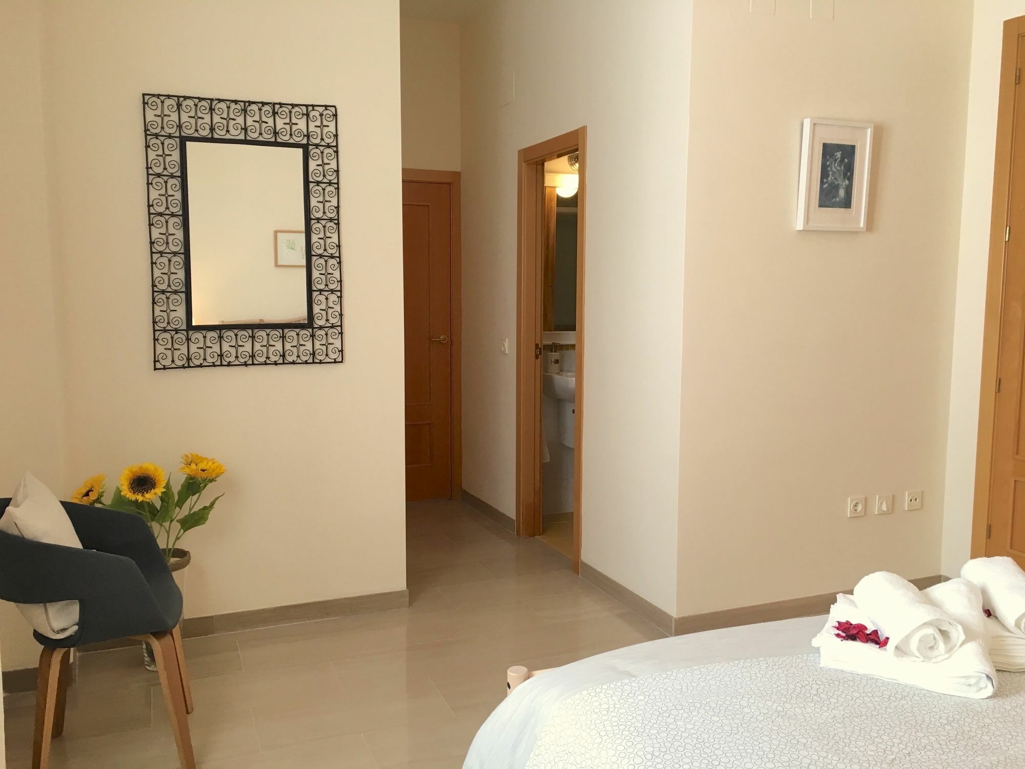 Teodosio Apartment Free Parking & Central Ac Sevilla Bagian luar foto
