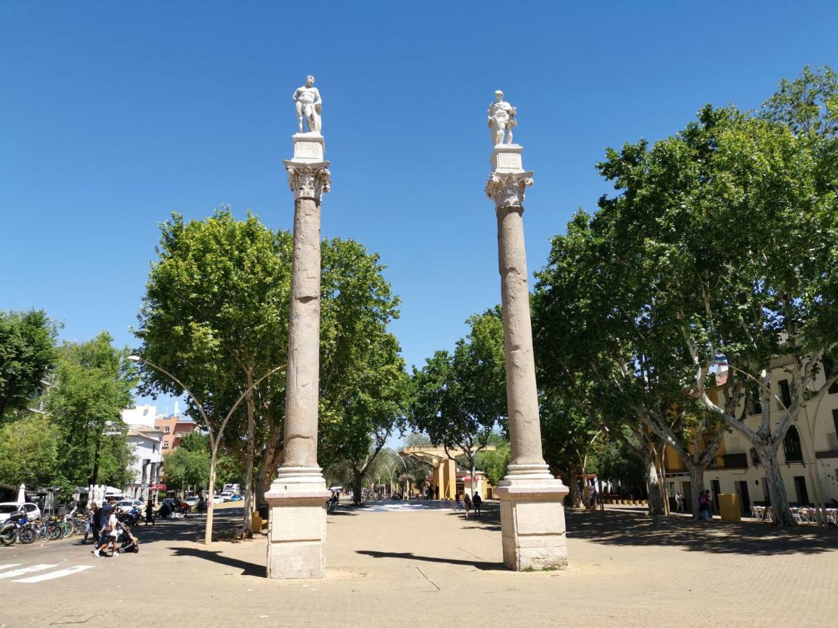 Teodosio Apartment Free Parking & Central Ac Sevilla Bagian luar foto