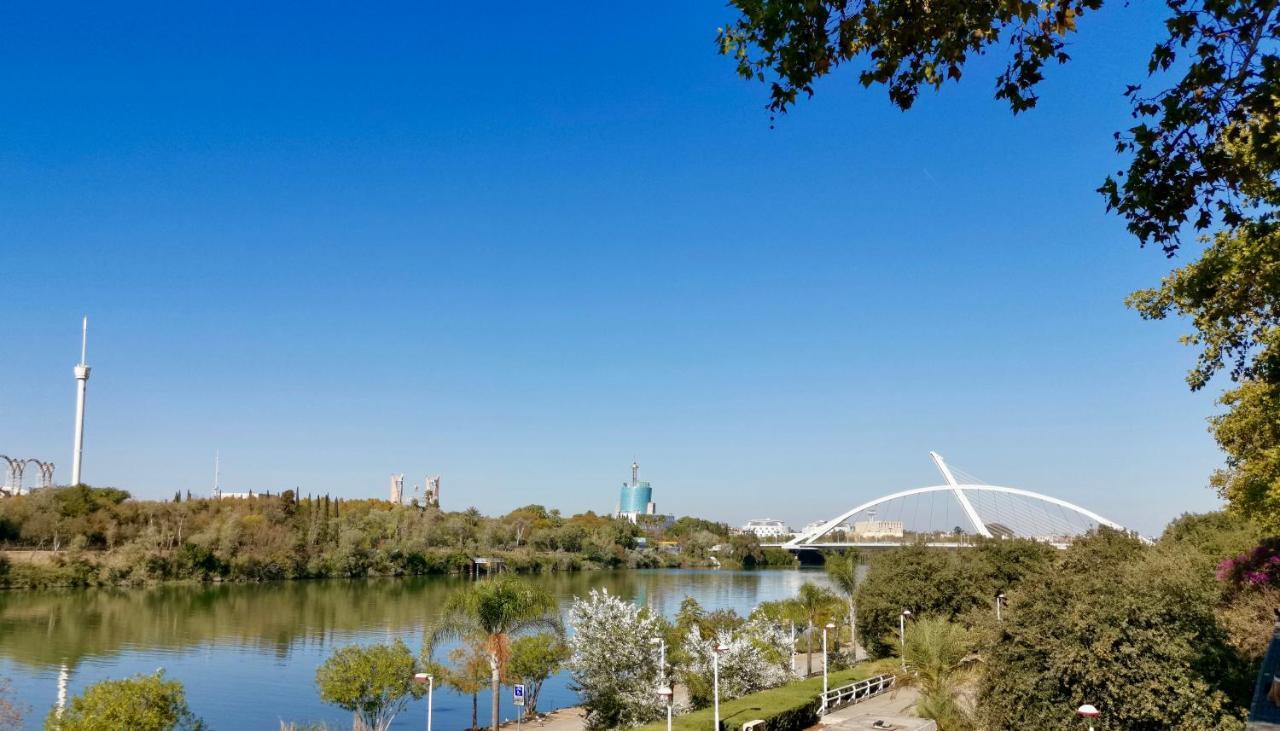 Teodosio Apartment Free Parking & Central Ac Sevilla Bagian luar foto